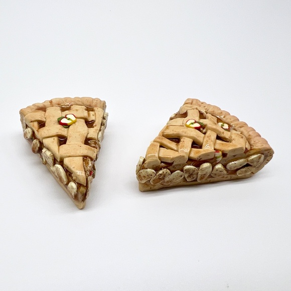 Apple Pie Place Card Holders - Set of 2 Hand-Sculpted Clay Table Setting Decor - Picture 9 of 11
